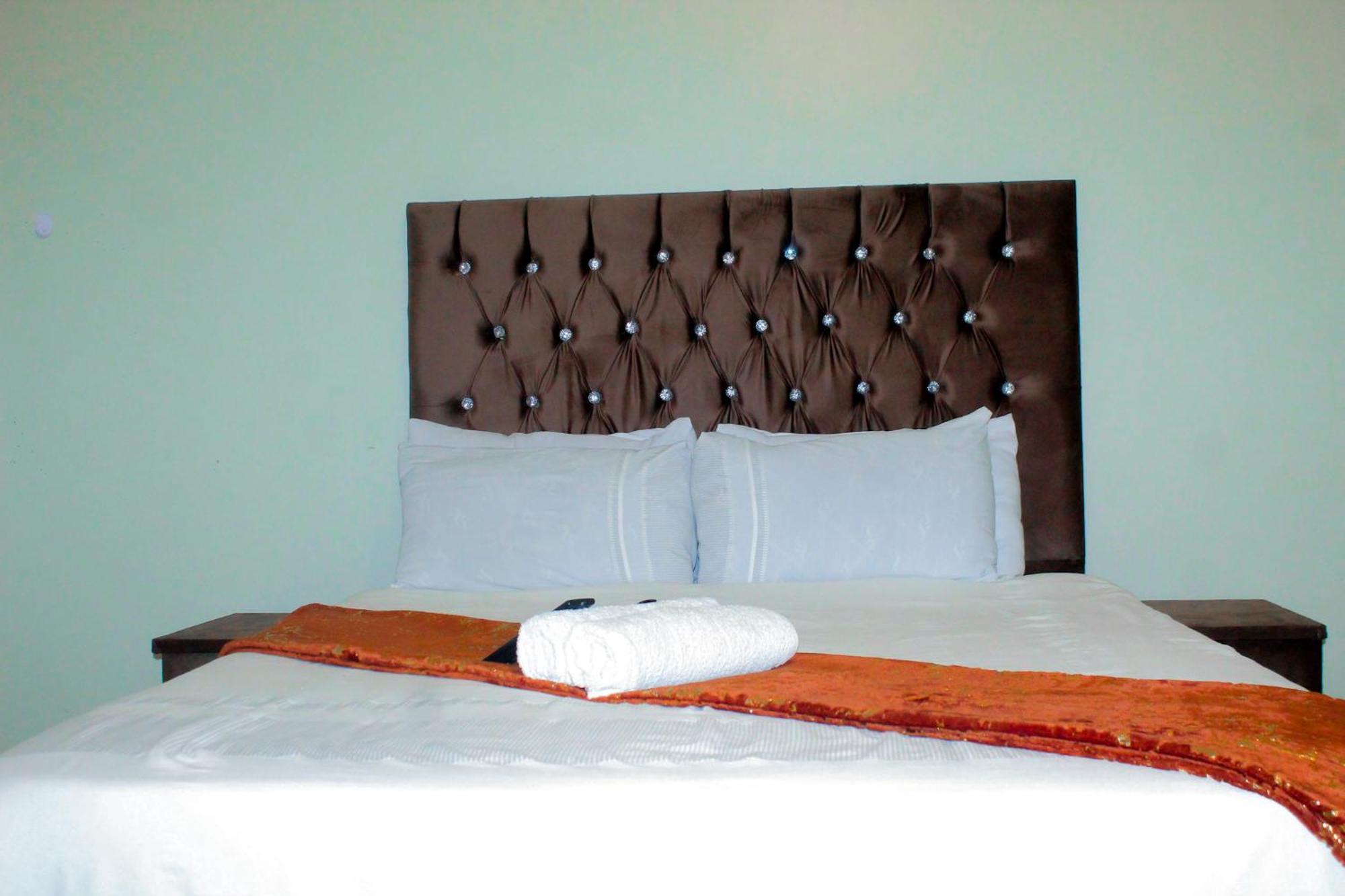 The Rest Camp Lodge And B&B Μανζίνι Εξωτερικό φωτογραφία